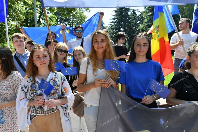 Sondaj: 59% dintre moldoveni ar vota pentru aderarea Republicii Moldova la Uniunea Europeană