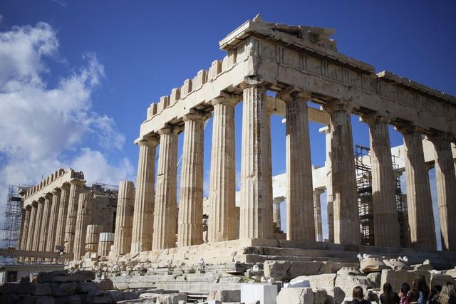 Ondata di caldo record in Grecia, chiusa l’Acropoli