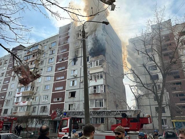 O persoană decedată și cel puțin 25 rănite, după bombardamentele asupra a două clădiri rezidențiale din Zaporojie