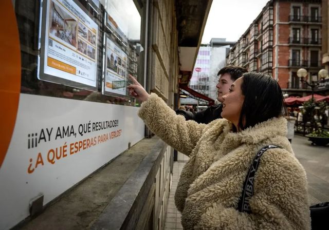 La compra de una casa se lleva 52 años del salario neto de un trabajador medio