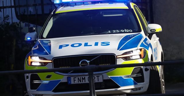 Autobus ve Švédsku narazil do zastávky, na místě jsou podle médií tři mrtví