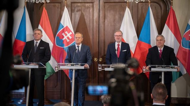 Lengyelország átvette a V4 csoport elnöki tisztségét