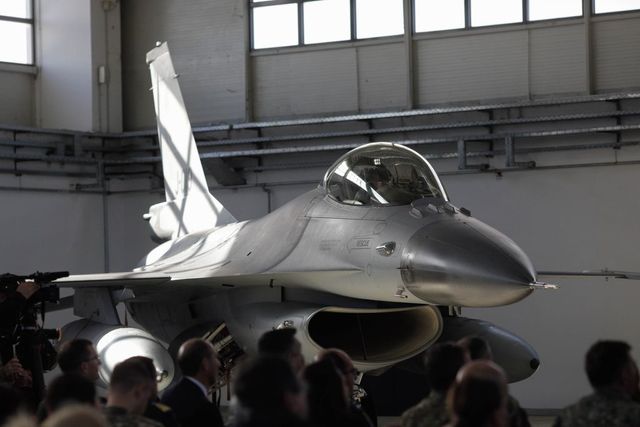 Olanda va livra Ucrainei, pentru început, 18 avioane de luptă F-16
