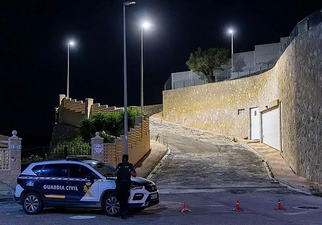 Dos niños hallan los cadáveres de sus padres, un matrimonio irlandés, en su casa en Cullera