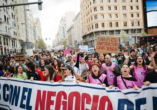 Miles de personas reclaman que bajen los precios del alquiler: «Trabajamos para vivir, no para pagar»