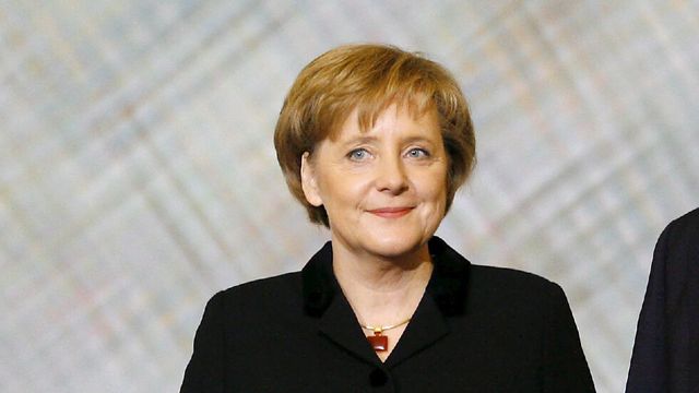 Меркел все пак проговори за Украйна