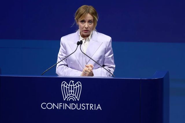 Meloni a Confindustria, subito cantiere per riforma burocrazia