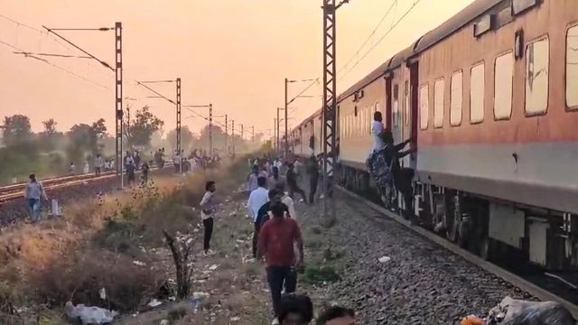 Jalgaon Train Accident Death Toll Climbs To 13, Eight Bodies Identified