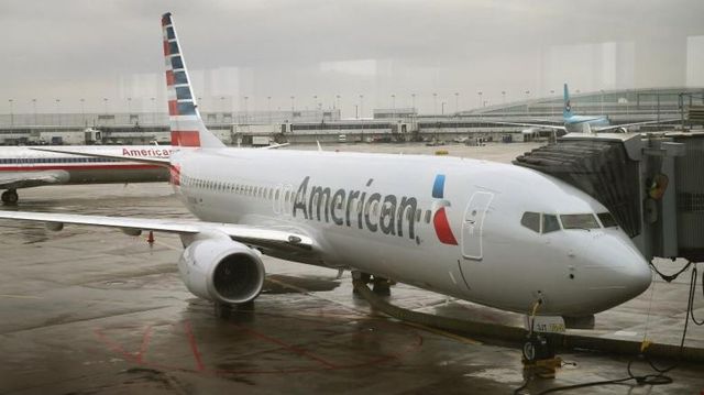 Un avion a aterizat de urgență la Dublin după ce mai mulți pasageri au inhalat o substanță toxică
