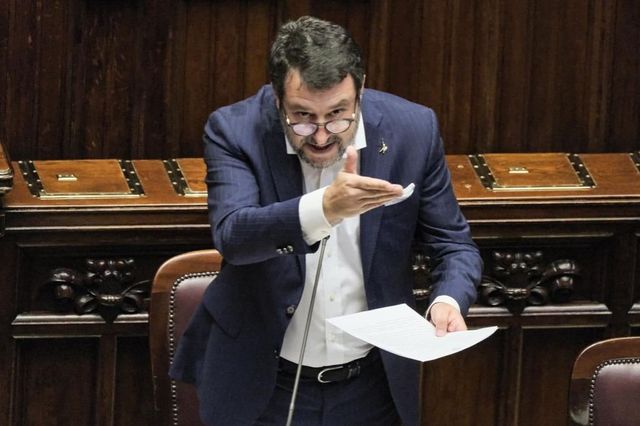 Salvini, 'via il superbollo, una tassa odiosa'