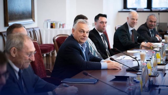 Legalább 500 milliárd forintot oszthatott szét nem nyilvános határozatokban az Orbán-kormány a választás előtt
