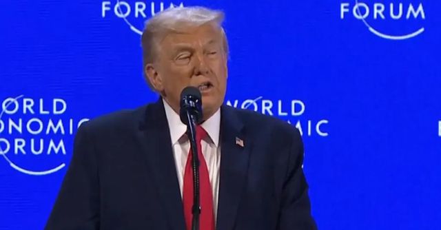 Evropa nemíří správným směrem, řekl Trump v Davosu