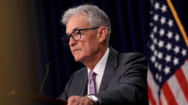 Powell anuncia que «ha llegado el momento» de bajar los tipos de interés