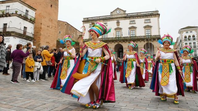 Asfalto en la Plaza Mayor de Cáceres