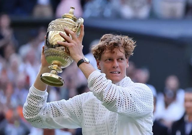 Sinner revalida la corona de Wimbledon tras remontar a Zverev