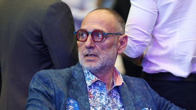 Единственият отстъстващ депутат е Любен Дилов-син