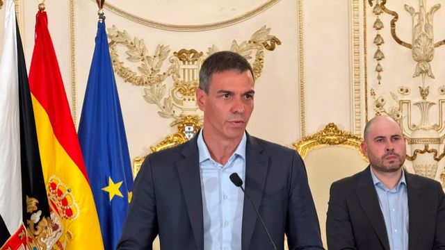 Pedro Sánchez denuncia un ataque a la integridad territorial de España