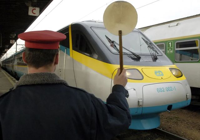 Comisia Europeană vrea tren de la București la Budapesta în doar șase ore și 15 minute