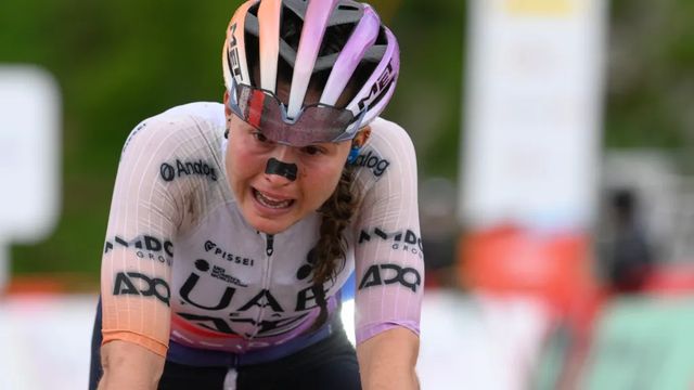 Paula Blasi explota su talento en L'Angliru en la Vuelta a España femenina