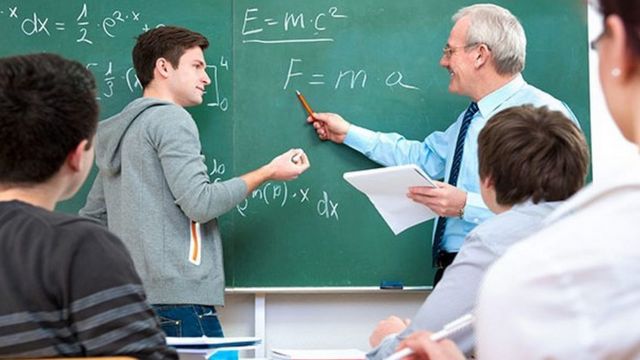 Profesorii care dețin grad didactic superior nu vor mai fi nevoiți să-l reconfirme