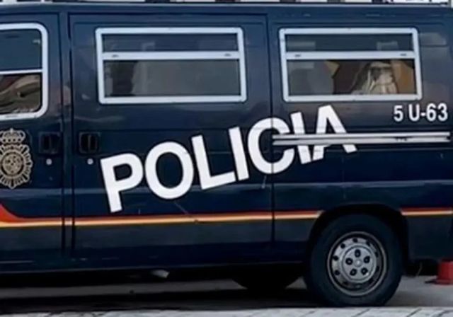 Un ladrón se encontró el cadáver tiroteado de un joven en Fuengirola y le robó sus pertenencias