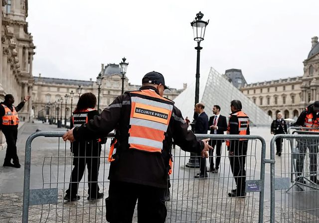 Francia detiene al presunto último ladrón del Louvre que seguía en libertad