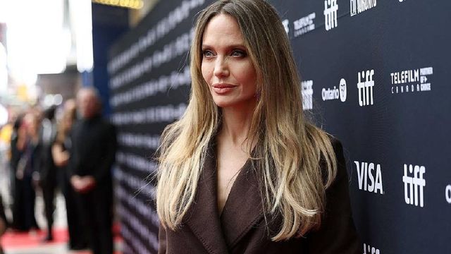 Angelina Jolie a făcut o vizită surpriză la spitale din Herson, în sudul Ucrainei