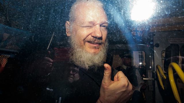 Julian Assange, fondatorul WikiLeaks, a fost eliberat, după ce a semnat un acord de recunoaștere a vinovăției