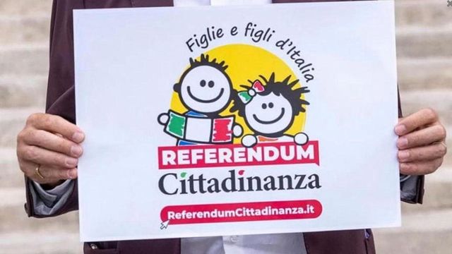 Referendum cittadinanza, raccolta firme raggiunge quota 300mila