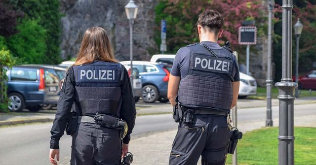 Policie zasahuje na gymnáziu v Bavorsku, několik lidí utrpělo zranění