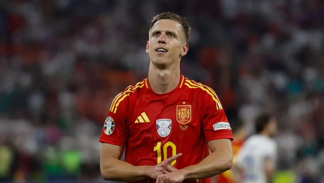 Dani Olmo pone rumbo a Barcelona