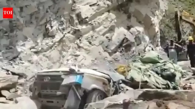 Massive boulder crushes vehicle in Himachal Pradesh, kills 13 including infant