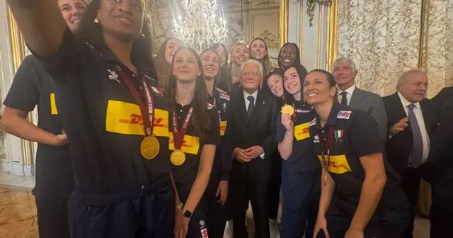 Mattarella riceve le nazionali di volley: 'Siete stati formidabili'