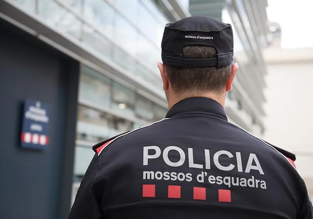 Detenido un hombre por la muerte violenta de una mujer en un piso de Lleida