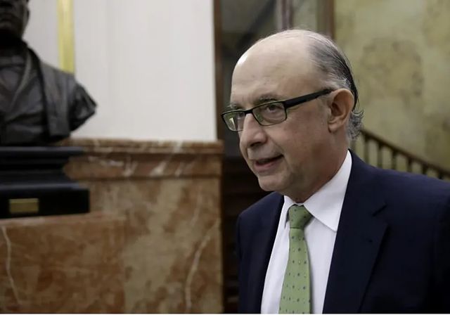 Montoro responde al juez que no tuvo capacidad legislativa para favorecer al despacho que fundó