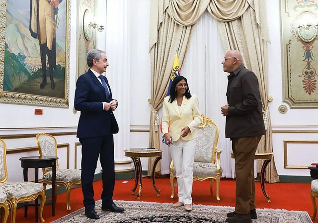 El Senado interroga hoy a Zapatero con Plus Ultra y su nexo con Venezuela en pleno apogeo