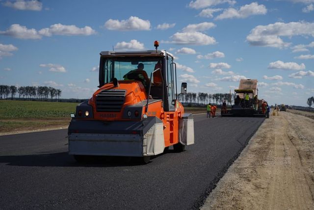 Proiectul autostrăzii Brașov-Bacău merge înainte: Trei oferte au fost depuse pentru finalizarea SF-ului