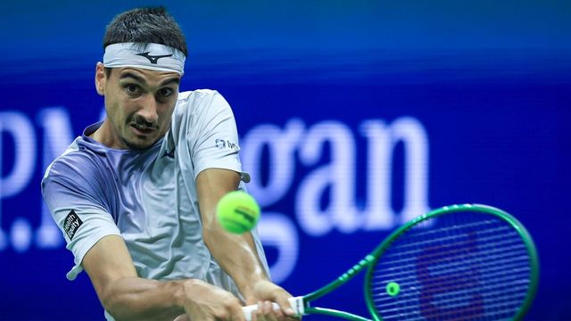 Us Open 2026, fuori Sonego: Zverev soffre, ma si impone al quinto set