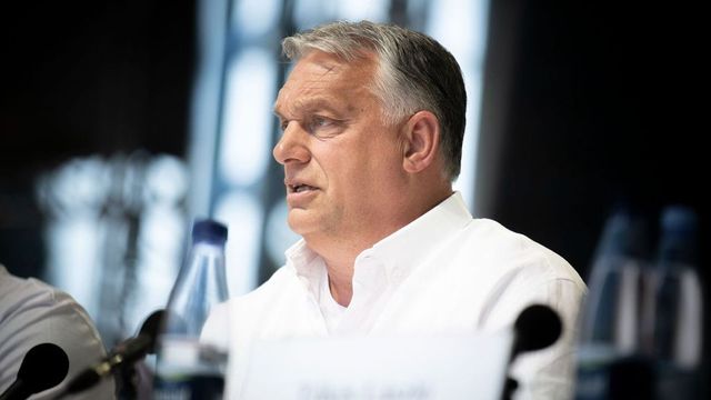 Orbán Viktor Tusványos előtt még beugorhat a román miniszterelnökhöz