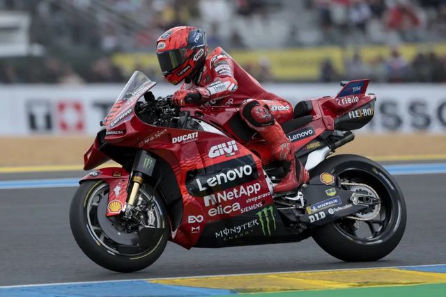 Pole position per Marc Marquez ad Aragon