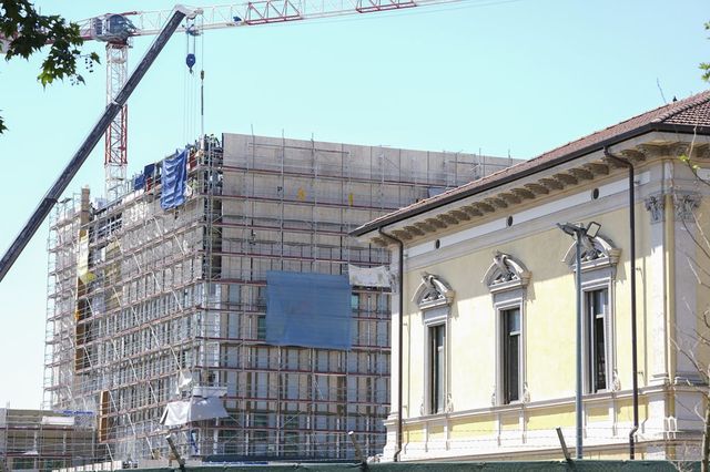 Milano, schiavitù e pizzo per costruire il nuovo Consolato Usa