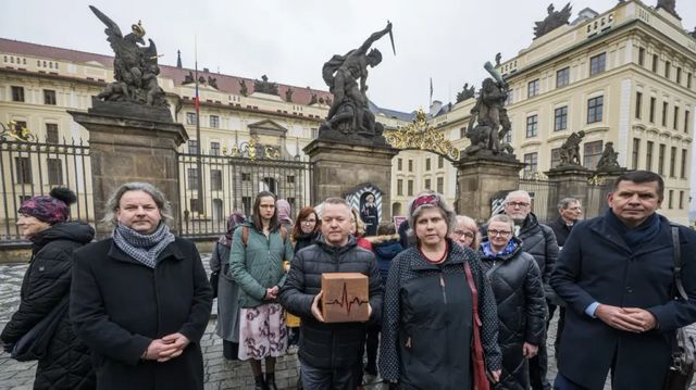 Oběti sexuálního zneužívání v církvi žádají vznik nezávislé komise k prošetření