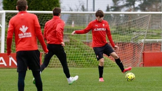 Andrés Cuenca ya se entrena con el Sporting de Gijón a la espera de que su fichaje sea oficial