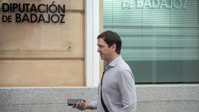 La juez rechaza el recurso del hermano de Pedro Sánchez y analizará los correos