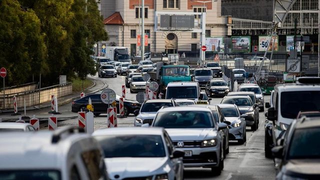 Majitelé aut starších 10 let v pozoru: jak rozhodl Brusel o každoroční kontrole