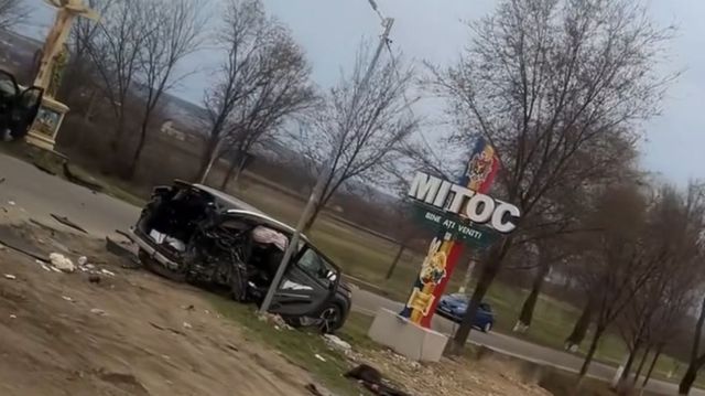 11 persoane, inclusiv doi copii, rănite în două accidente produse în weekend