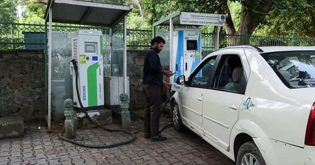 Alternative fuels overtake petrol in India’s passenger vehicle market for the first time