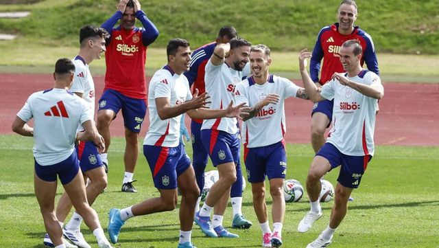 La Roja inicia su nueva vida en el escenario de una vieja batalla