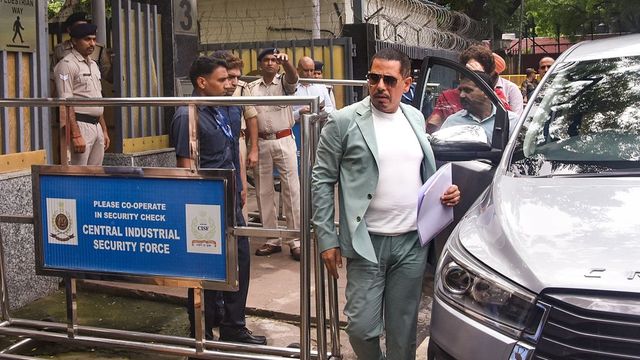 Court issues notice to Robert Vadra, others in money laundering case