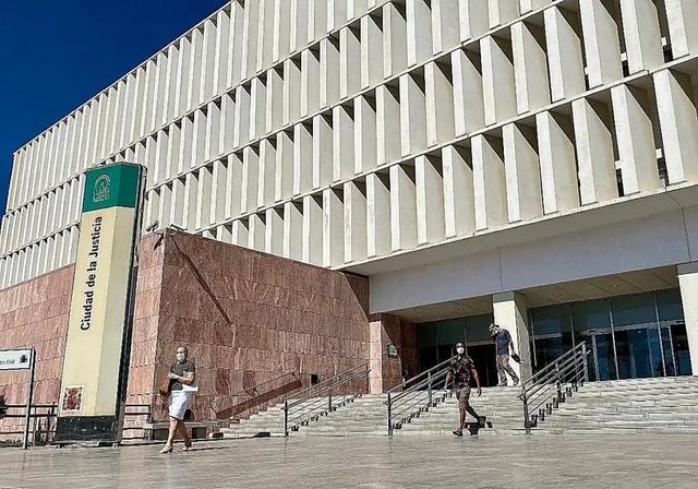 El dueño de un bar de Málaga, condenado por violar a una joven que quedó inconsciente en su local